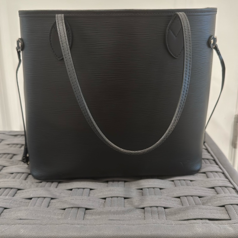 Louis Vuitton Neverfull MM Epi Leather Black Bag